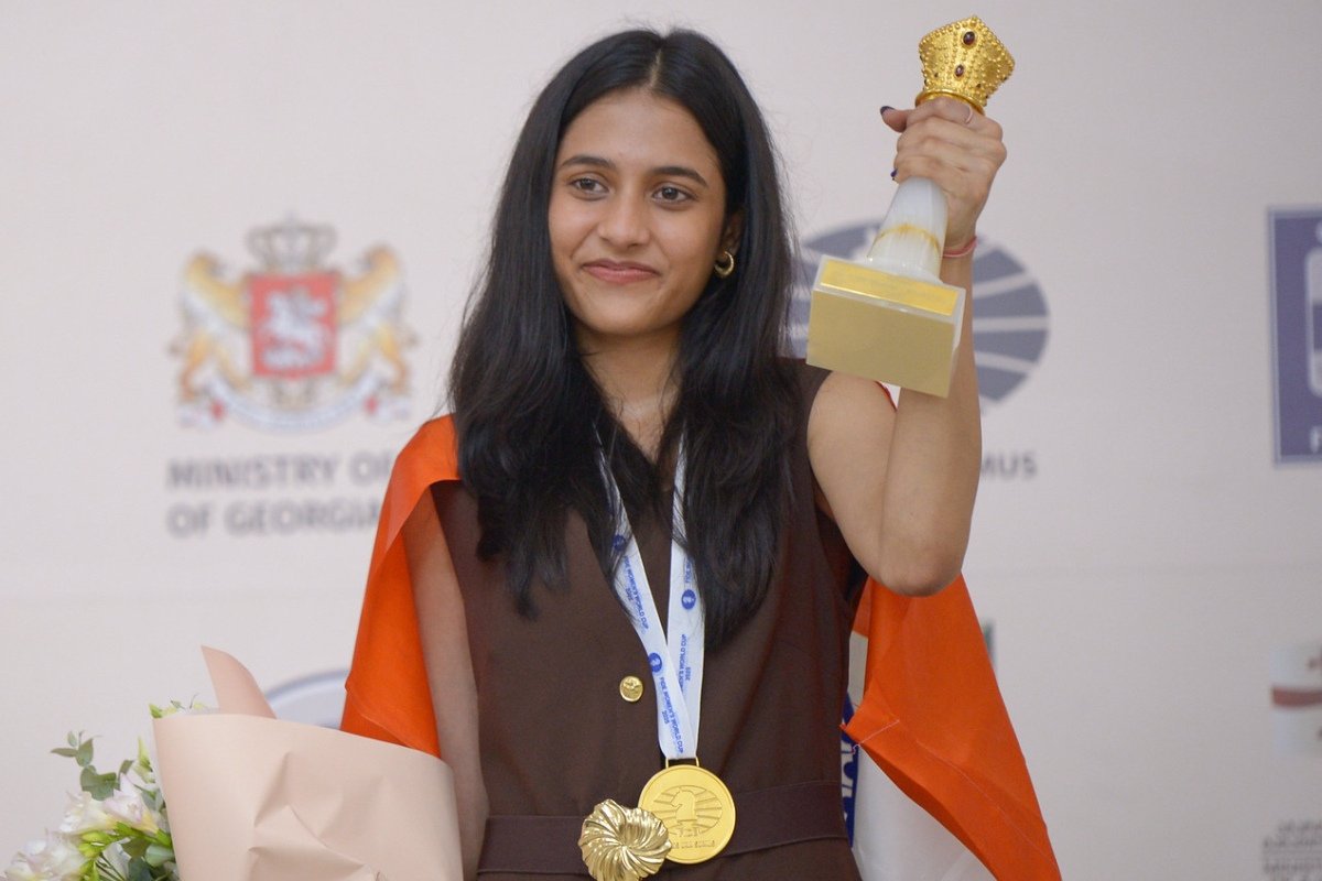 Vidit Gujrathi and Divya Deshmukh honoured with Arjuna Award